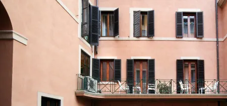 Unica Suites Rome Отели рядом с достопримечательностью «Гробница Цецилии Метеллы»