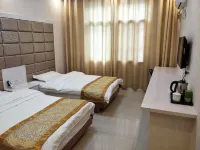 Chunmanlou Hostel Hotels near Rainbow Waterfall Scenic Spot In The Dabie Mountains