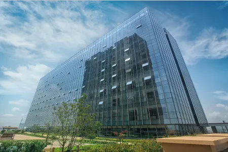 Yinhong Business Boutique Hotel Отели рядом с достопримечательностью «Yancheng Safari Park»