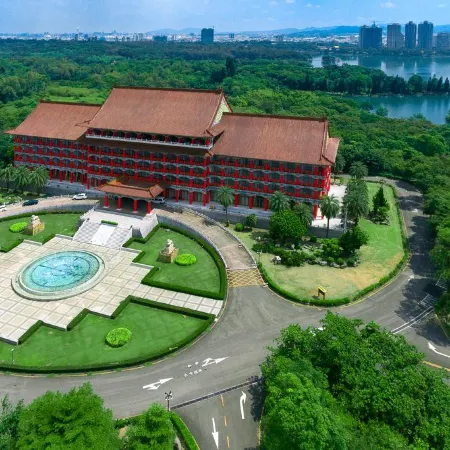 The Grand Hotel Отели рядом с достопримечательностью «Академия Пиндуна»
