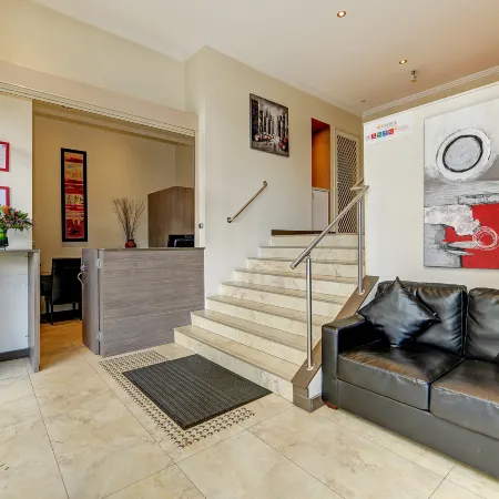 Best Western Plus Camperdown Suites Отели рядом с достопримечательностью «Центральная пристань для многокорпусных суден»