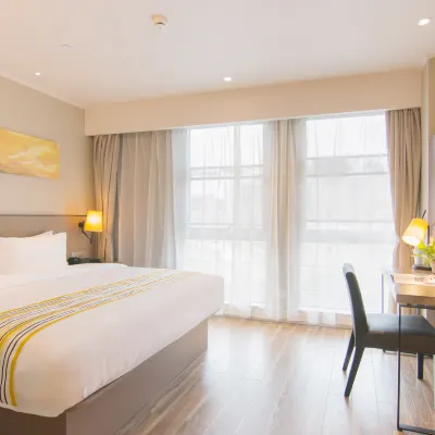 Home Inn Select (Shanghai Zhoupu Wanda Plaza Branch) Hotels near Nanhui Martyrs Cemetery