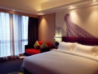 广州珠江新城希尔顿欢朋酒店 - 高级大床房