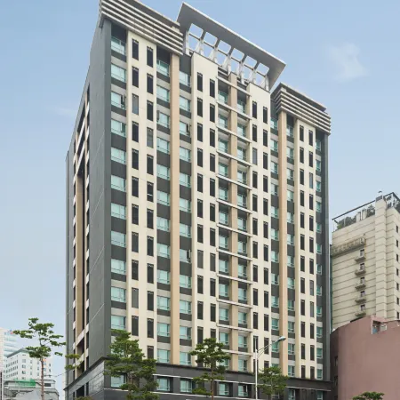 Western Coop Hotel & Residence Dongdaemun Отели рядом с достопримечательностью «Мост Оган»