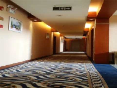 Jintang Huayuehu Business Hotel