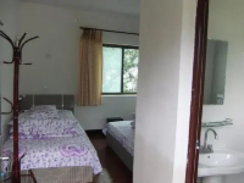 Wuyuan Youyicun Inn Hotel dekat Qingyuan