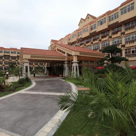 Cheeful Island Resort Hotel