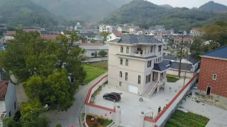 Wu Xie scenic area grenn house  in east dock