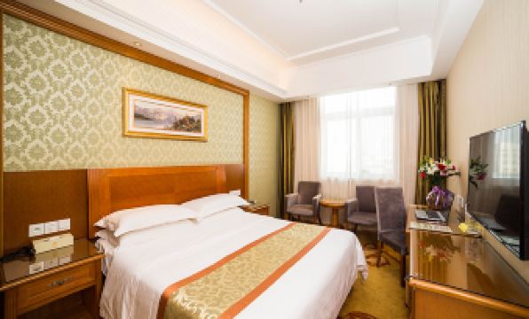 Vienna Hotel (Yantai Jinshatan Taishan Road) - Housity