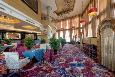 Care Feeling Grand Hotel Отели рядом с достопримечательностью «CPC Sichuan Shengsifating Committee Party School»