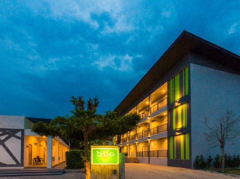 6.11 Hotel