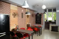 Hotel Lucky - Hostel Hotel di 