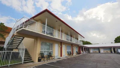 Tweed Heads Vegas Motel Hotels near Captain Cook Memorial and Lighthouse