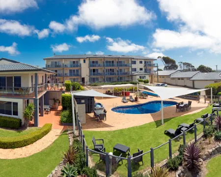 Amooran Oceanside Apartments & Motel Hotels in Narooma