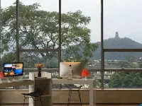 Center International Hotel - غرفة مطلة على الجبل