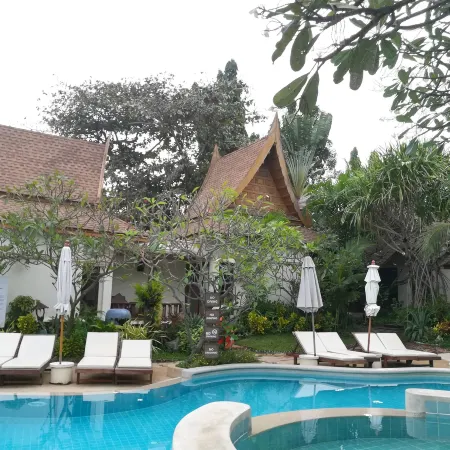 Thai House Beach Resort