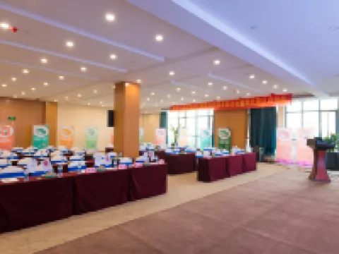 Enjoying Hotel (Yichang Wanda Sanxia Tourist Center Hotel) Hotels in Yichang