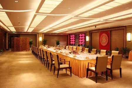 Garden International Hotel Отели рядом с достопримечательностью «Taiyuan Zoo»