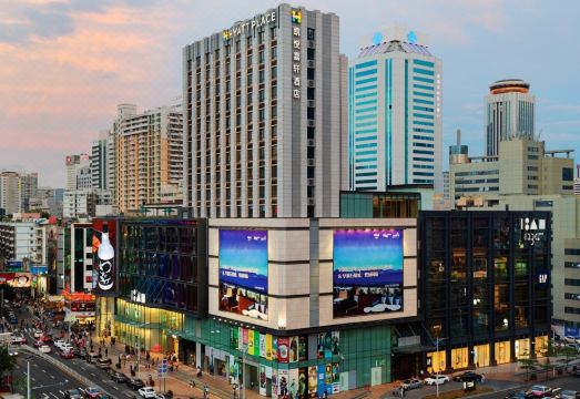 호텔 주변 야경