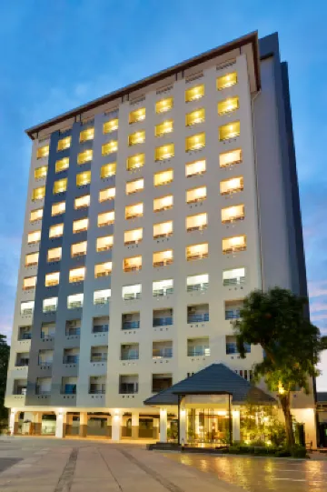 Ruenthip Pattaya Hotels near Bann sukhawadee