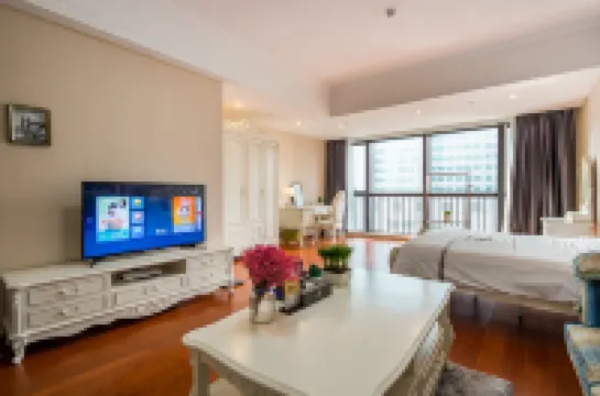 She & He International Apartment (Shenzhen Luohu Theater Mixc)