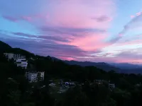 Jiuhuashan Huxiangge Homestay (Meat Body Palace Branch)