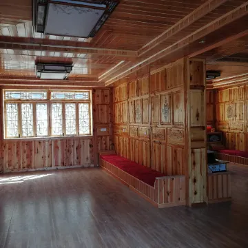 Pingwu Baima Guzhai No. 1 Manor