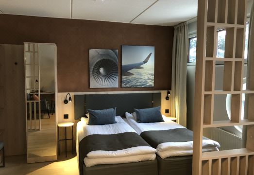 파일럿 에어포트 호텔 외관