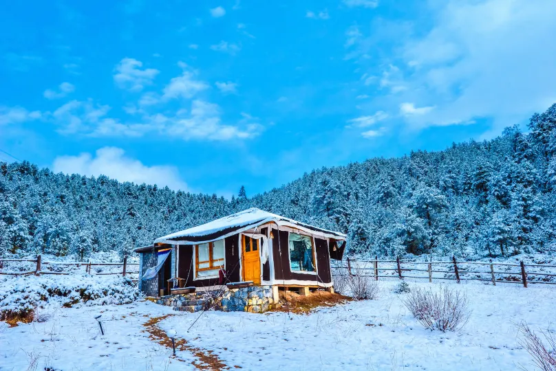 Ren'an Valley 270 Degree Tent Manor