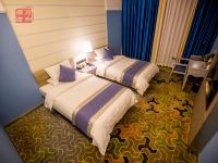 库尔勒万和精品酒店 - 高级双床房