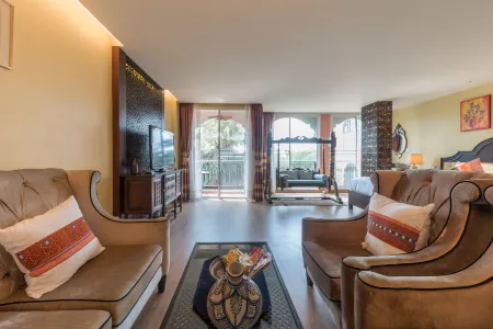 Sheik Istana Hotel Chiangmai Отели рядом с достопримечательностью «Пинг»