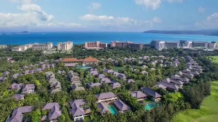 Yalong Bay Villas & Spa