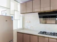 斯维登度假公寓(北海银滩国际码头森海豪庭店) - 豪华舒适家庭房