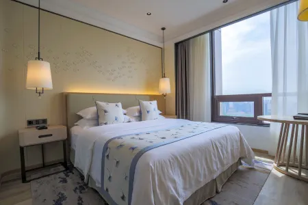 JEROME Hotel Отели рядом с достопримечательностью «Jiaxing University (North Campus)»