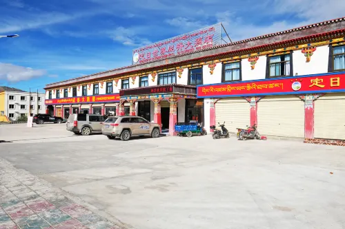 Roof of the World Hotel