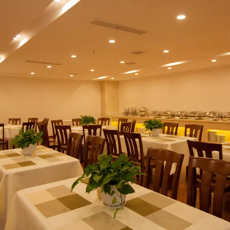 Jingda Riverside Hot Spring Hotel