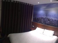上海悦昇书吧酒店 - 大床房