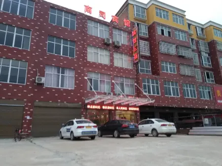 Shopping Mall Nansi Hotel Отели рядом с достопримечательностью «Guanyin Mountain Yunjiguan»