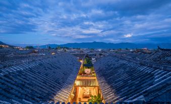 Wuji Parkjing Inn (Lijiang Ancient City Shop)