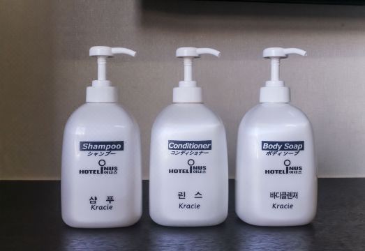 문경 이너스 호텔의 스파 욕조가 있는 객실