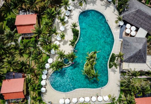 판다누스 리조트의 아름다운 열대 정원