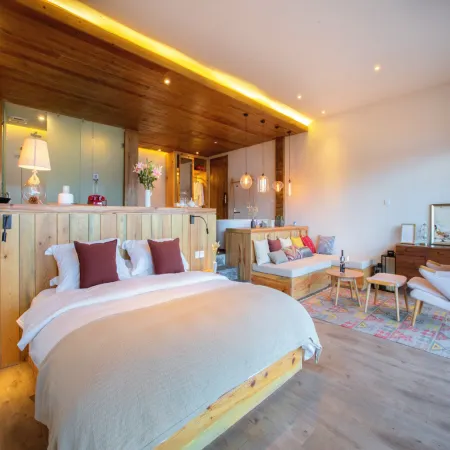 Lugu Lake Honeymoon Solu Boutique Holiday Hotel