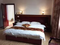 Derong Golden Sun Hotel