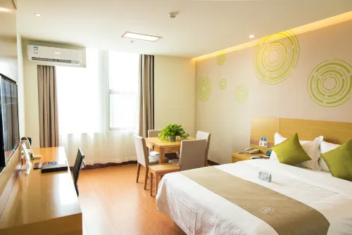 GreenTree Inn Express Hotel (Jingjiang Xinjian Lu Decheng Plaza) - Bintang 2