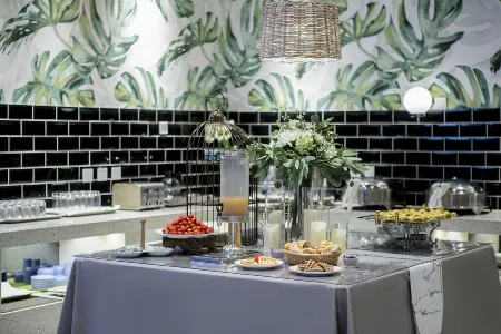 Feeling Hotel (Xi'an High-tech Zone Electronic City) Отели рядом с достопримечательностью «Tiandiyuan Yuexi Square»