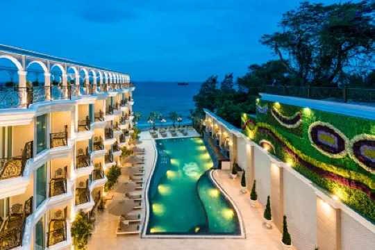 LK Emerald Beach Отели рядом с достопримечательностью «Береговая дорога»