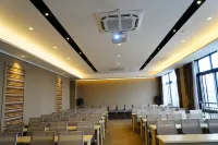 Ease Hotel (Anshun Huangguoshu Avenue Xintiandi)