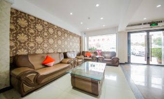 Feiyun Business Hotel