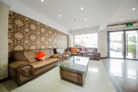 Feiyun Business Hotel