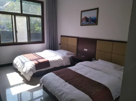 Taibai Mountain Baixingwang Hotel Отели рядом с достопримечательностью «Red River Valley»